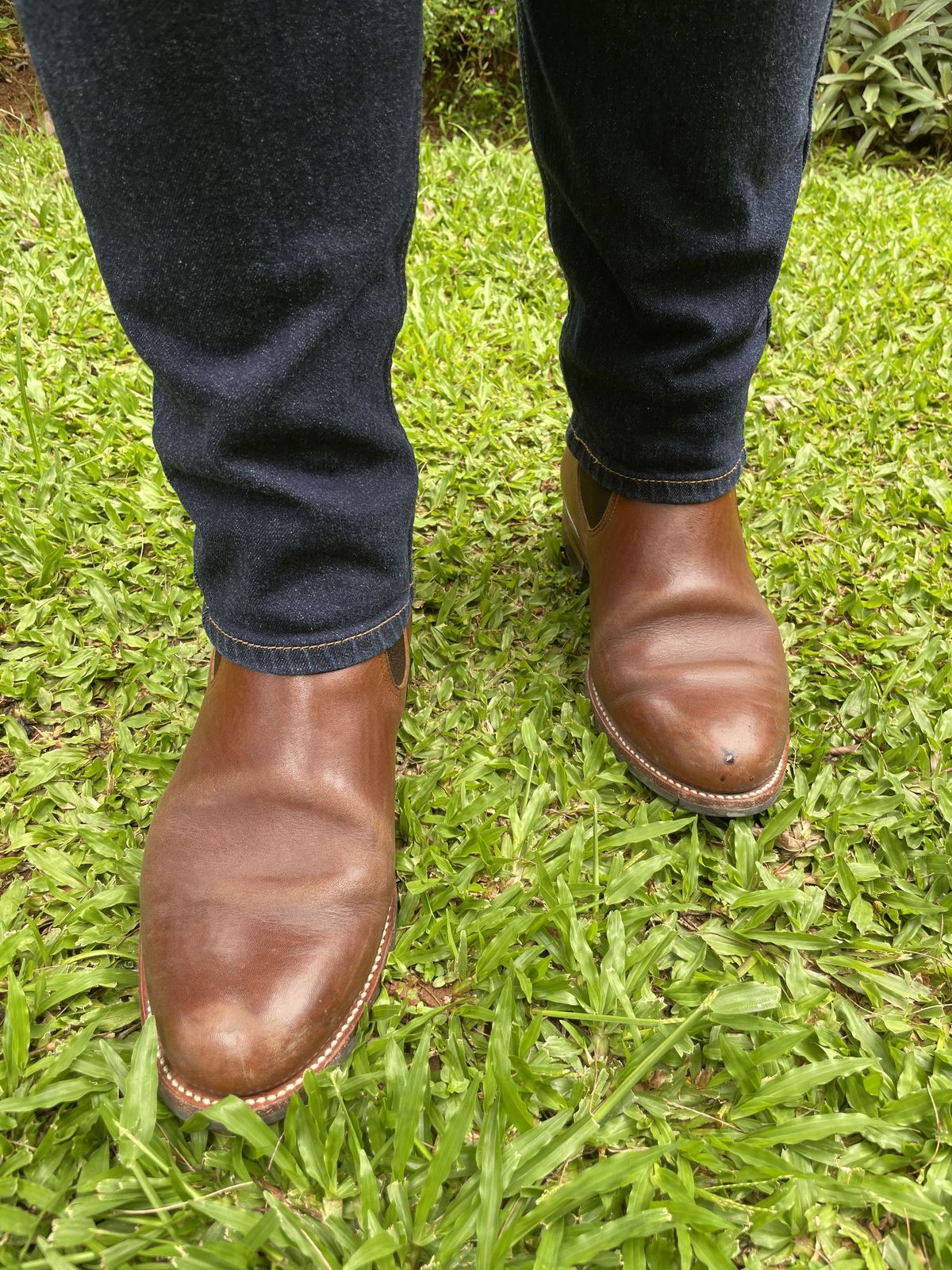 Photo by patinathunderdome on March 4, 2022 of the Benzein The Seventh Chelsea Boot in Shinki Brown Oiled Horsebutt.