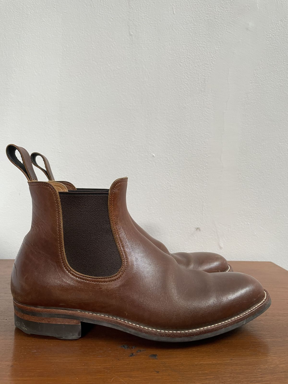 Photo by patinathunderdome on March 4, 2022 of the Benzein The Seventh Chelsea Boot in Shinki Brown Oiled Horsebutt.