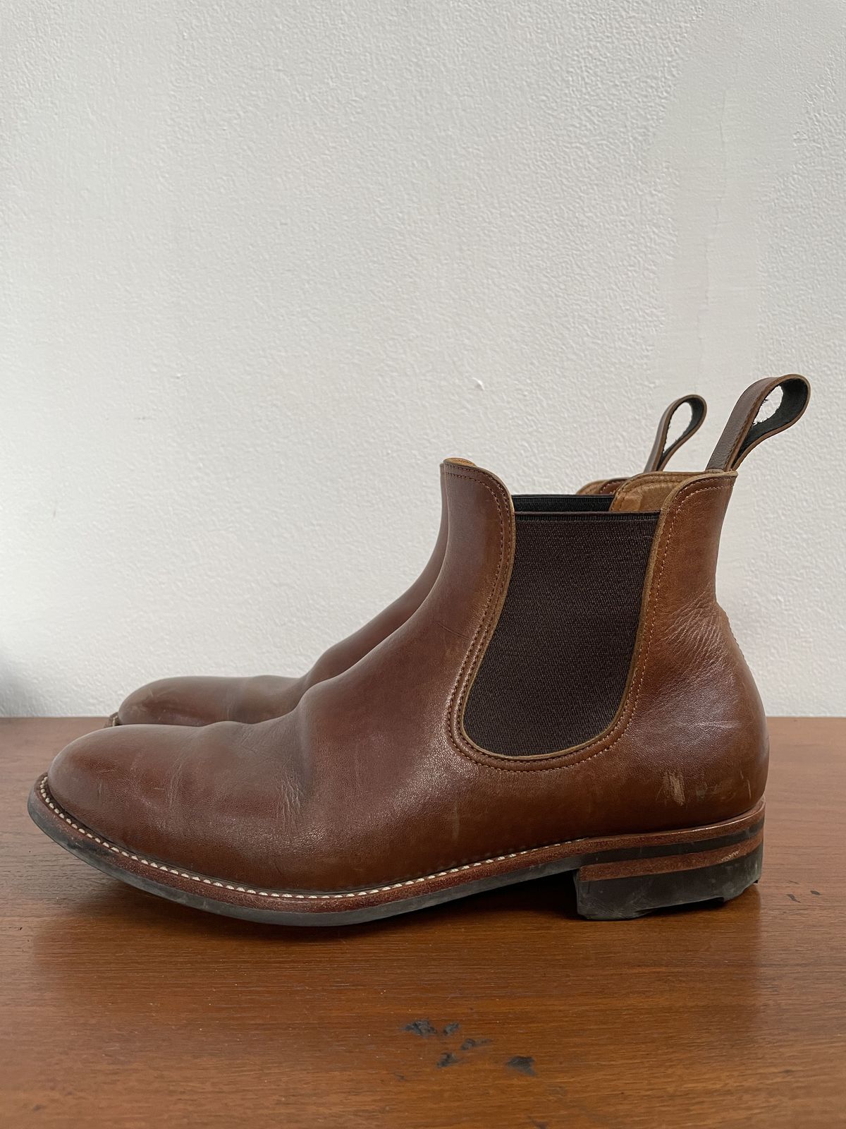 Photo by patinathunderdome on March 4, 2022 of the Benzein The Seventh Chelsea Boot in Shinki Brown Oiled Horsebutt.