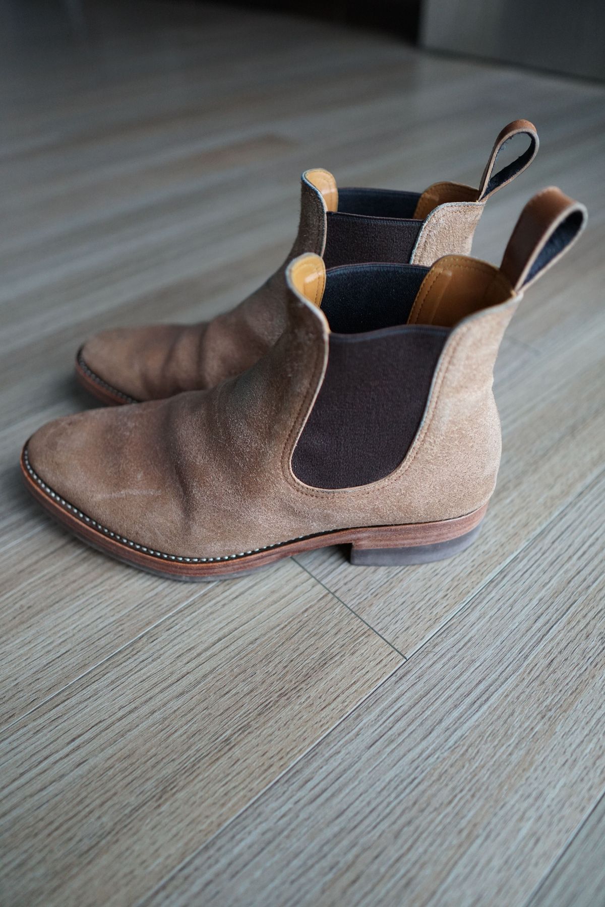Photo by patinathunderdome on November 6, 2021 of the Benzein The Seventh Chelsea Boot in Maryam Toscanello Waxed Reverse Horsebutt.