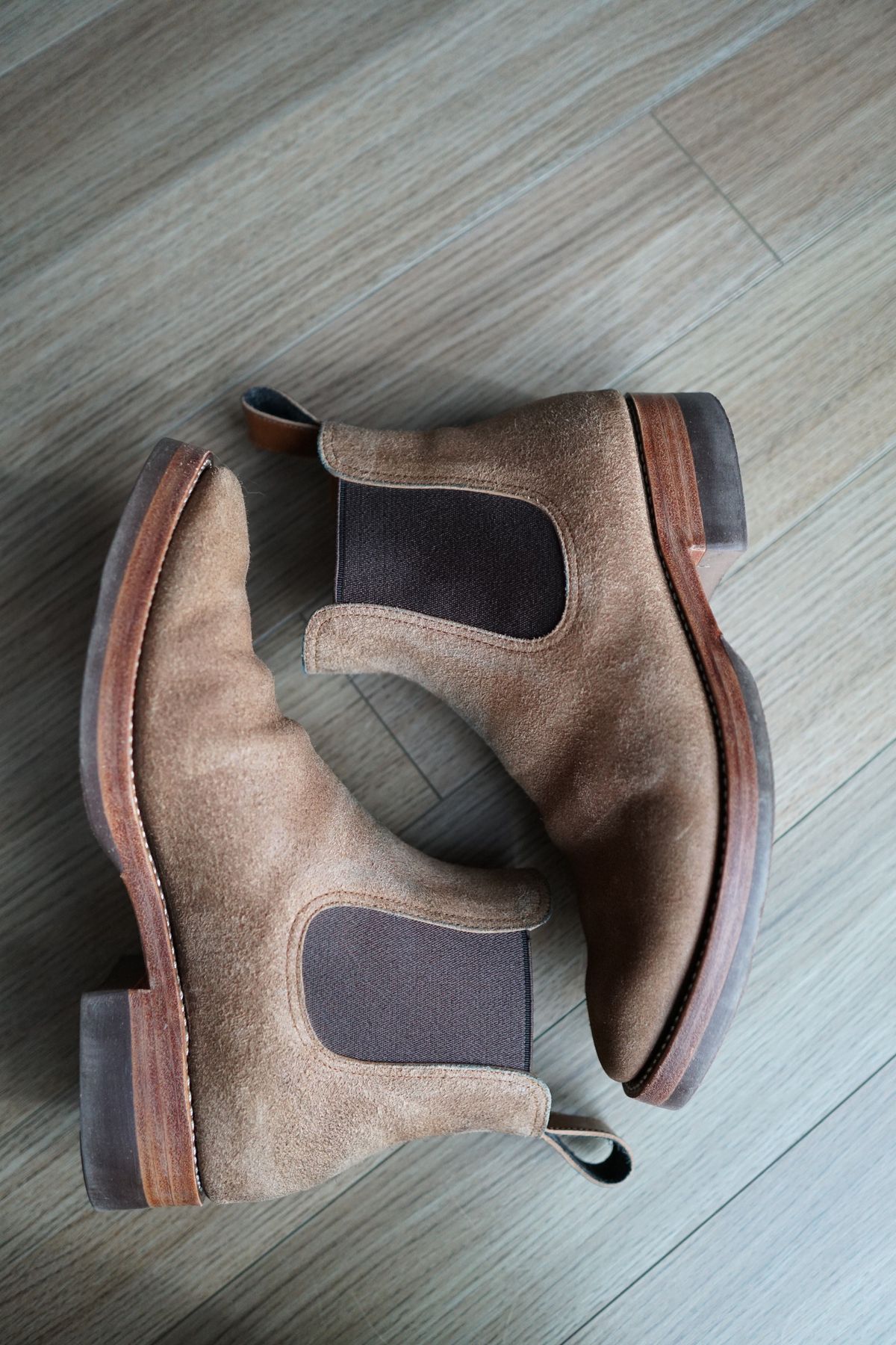 Photo by patinathunderdome on November 6, 2021 of the Benzein The Seventh Chelsea Boot in Maryam Toscanello Waxed Reverse Horsebutt.