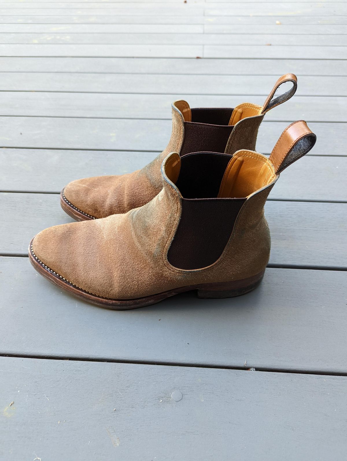 Photo by patinathunderdome on February 1, 2022 of the Benzein The Seventh Chelsea Boot in Maryam Toscanello Waxed Reverse Horsebutt.