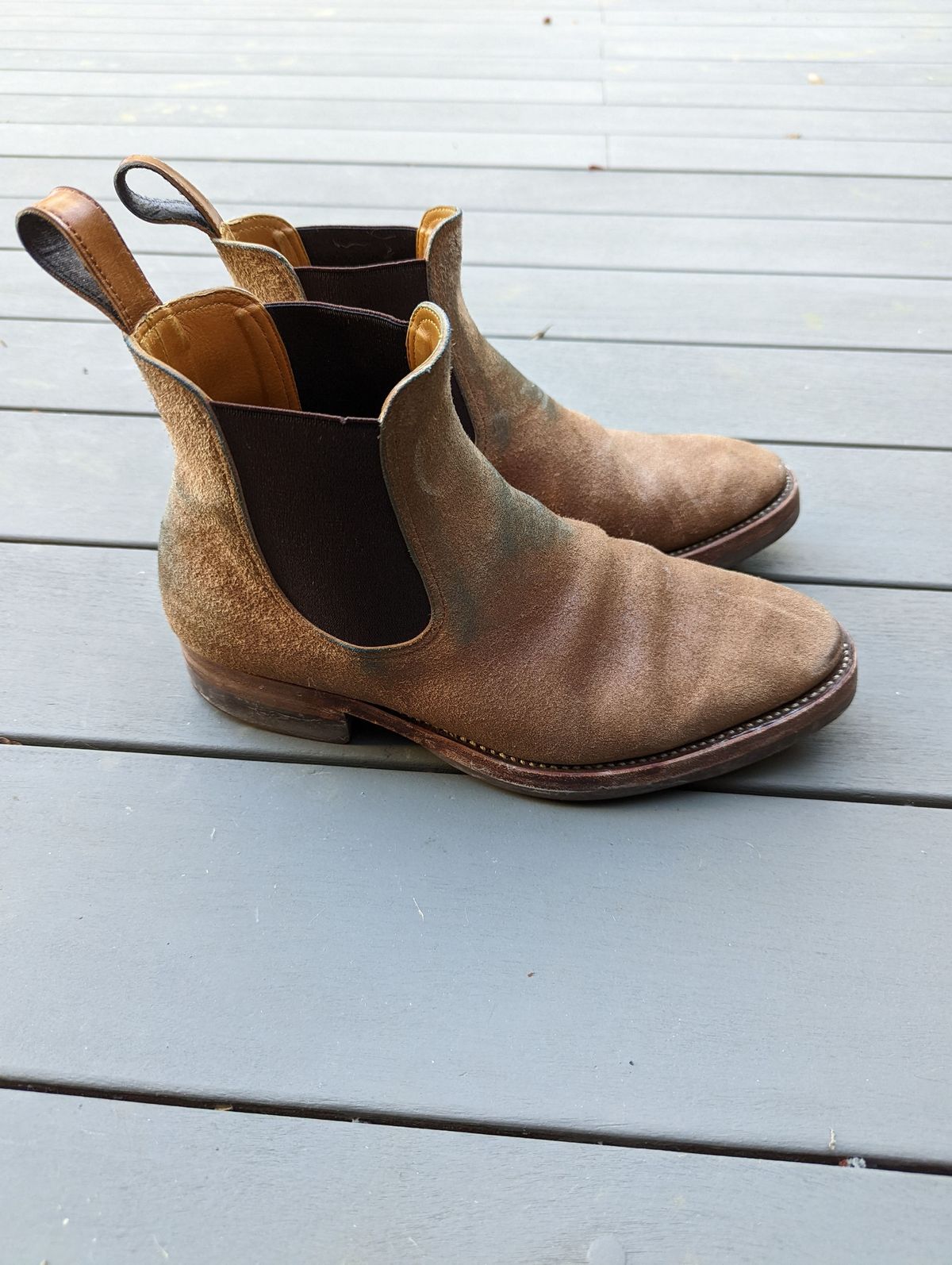 Photo by patinathunderdome on February 1, 2022 of the Benzein The Seventh Chelsea Boot in Maryam Toscanello Waxed Reverse Horsebutt.