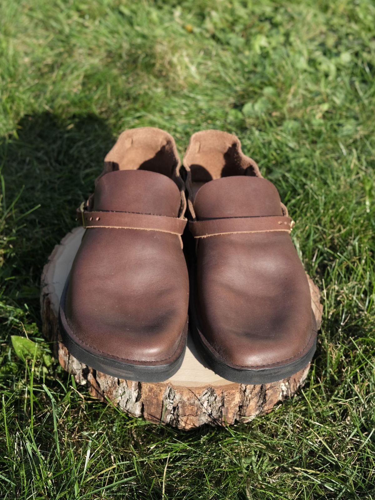 Photo by patinathunderdome on October 1, 2021 of the Aurora Shoe Co. Middle English in Horween Brown Chromexcel.