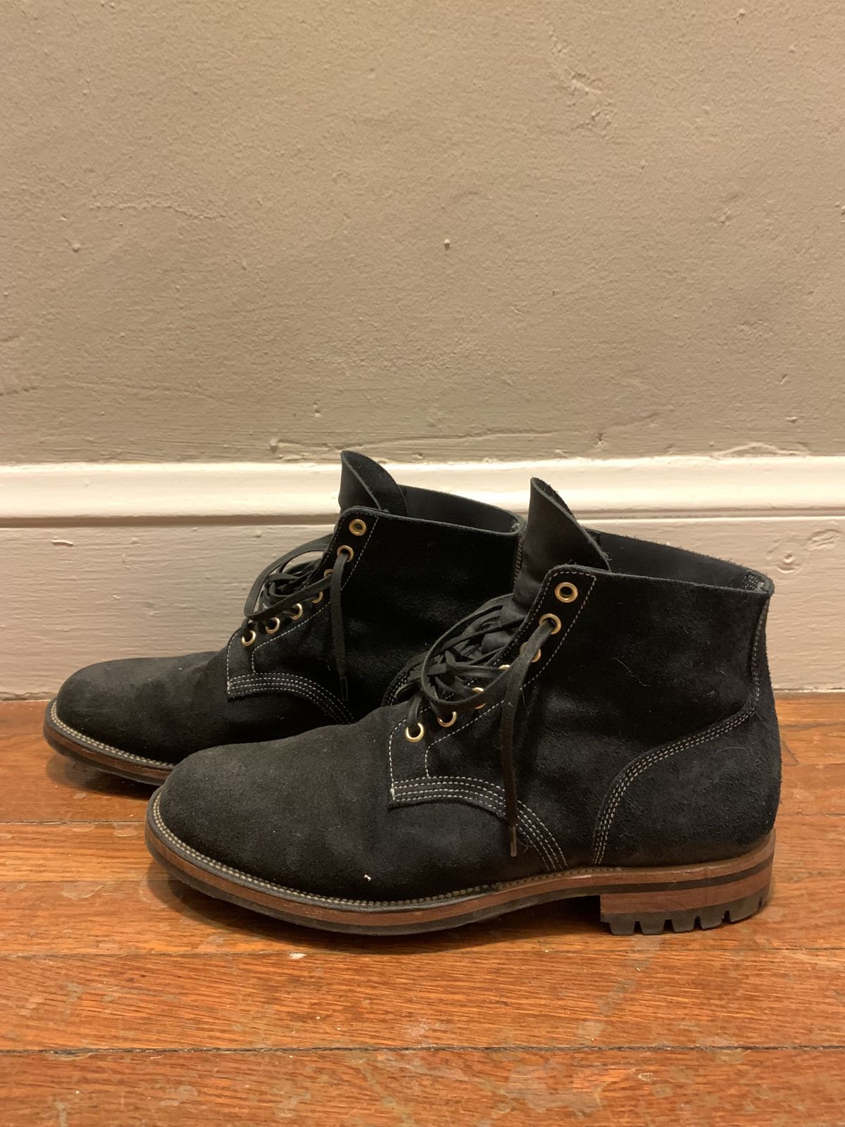 Photo by patinathunderdome on January 6, 2022 of the Viberg Boondocker in Horween Petrol Chamois Roughout.