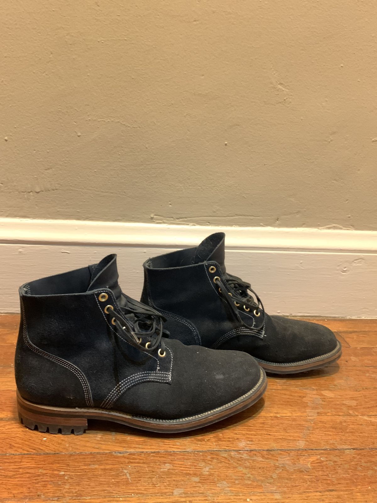 Photo by patinathunderdome on January 6, 2022 of the Viberg Boondocker in Horween Petrol Chamois Roughout.