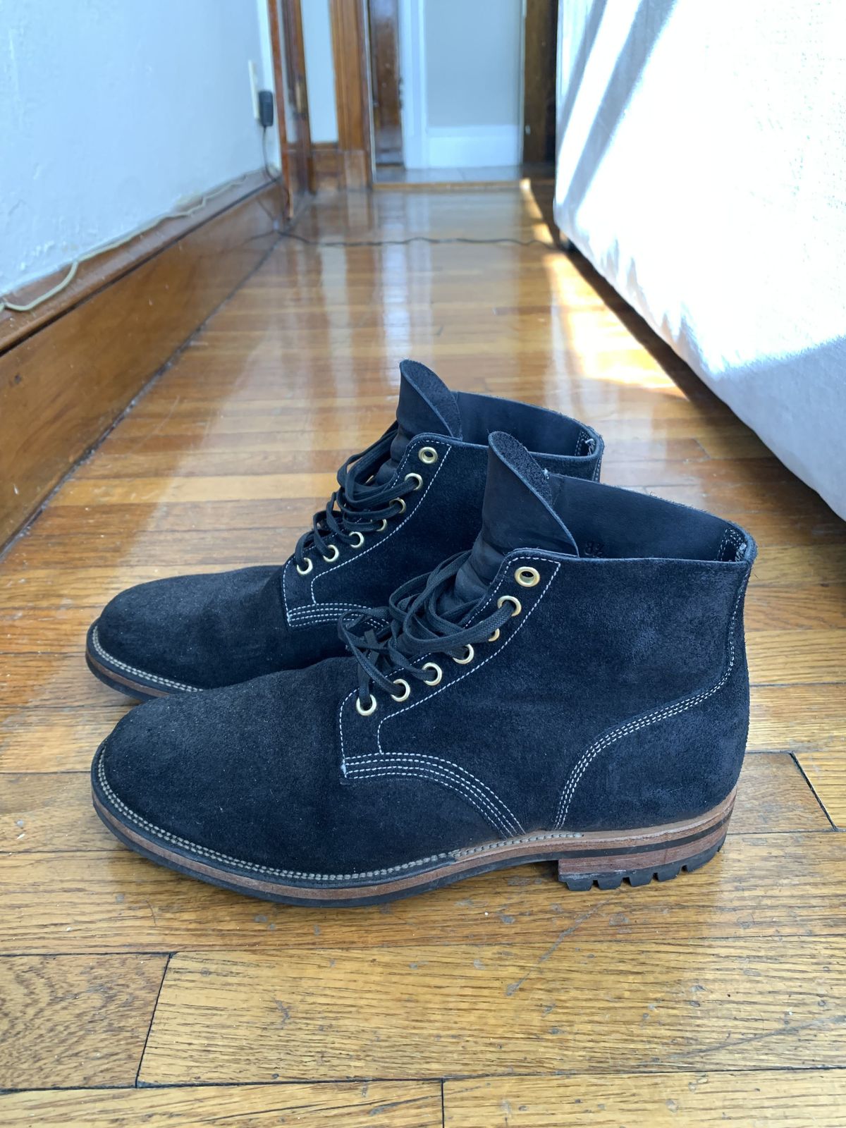 Photo by patinathunderdome on February 6, 2022 of the Viberg Boondocker in Horween Petrol Chamois Roughout.