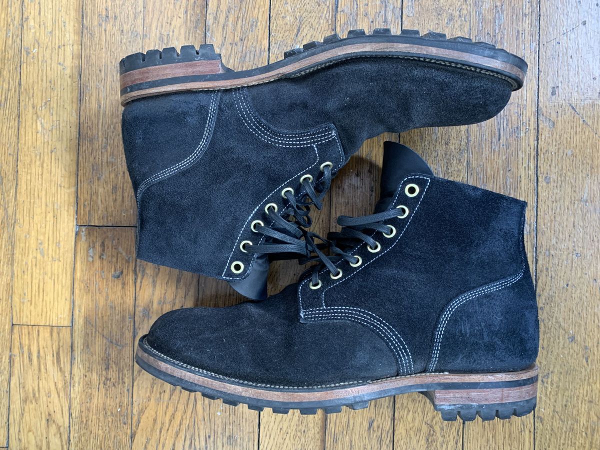 Photo by patinathunderdome on February 6, 2022 of the Viberg Boondocker in Horween Petrol Chamois Roughout.