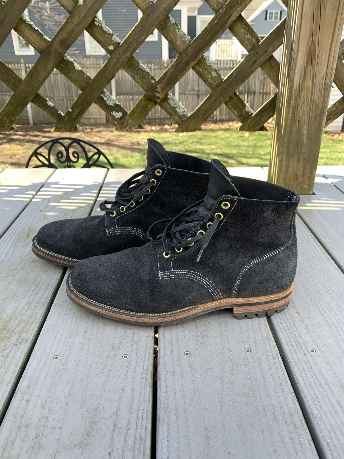 Photo by patinathunderdome on April 6, 2022 of the Viberg Boondocker in Horween Petrol Chamois Roughout.