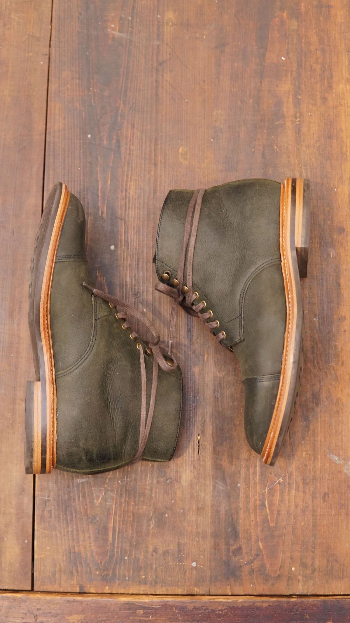 Photo by patinathunderdome on November 6, 2021 of the Grant Stone Cap Toe Boot in C.F. Stead Forest Kudu.