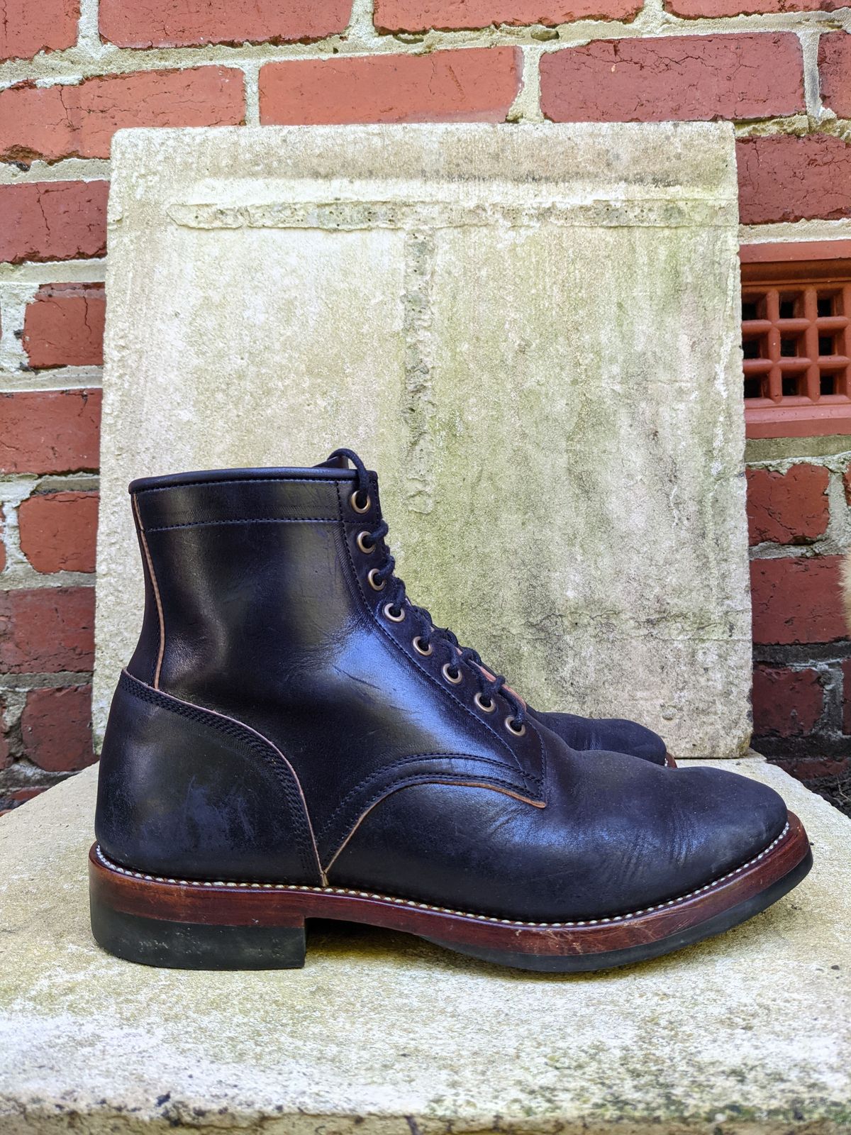 Photo by patinathunderdome on November 1, 2021 of the Benzein Kanon Boot in Maryam Black Horsehide.