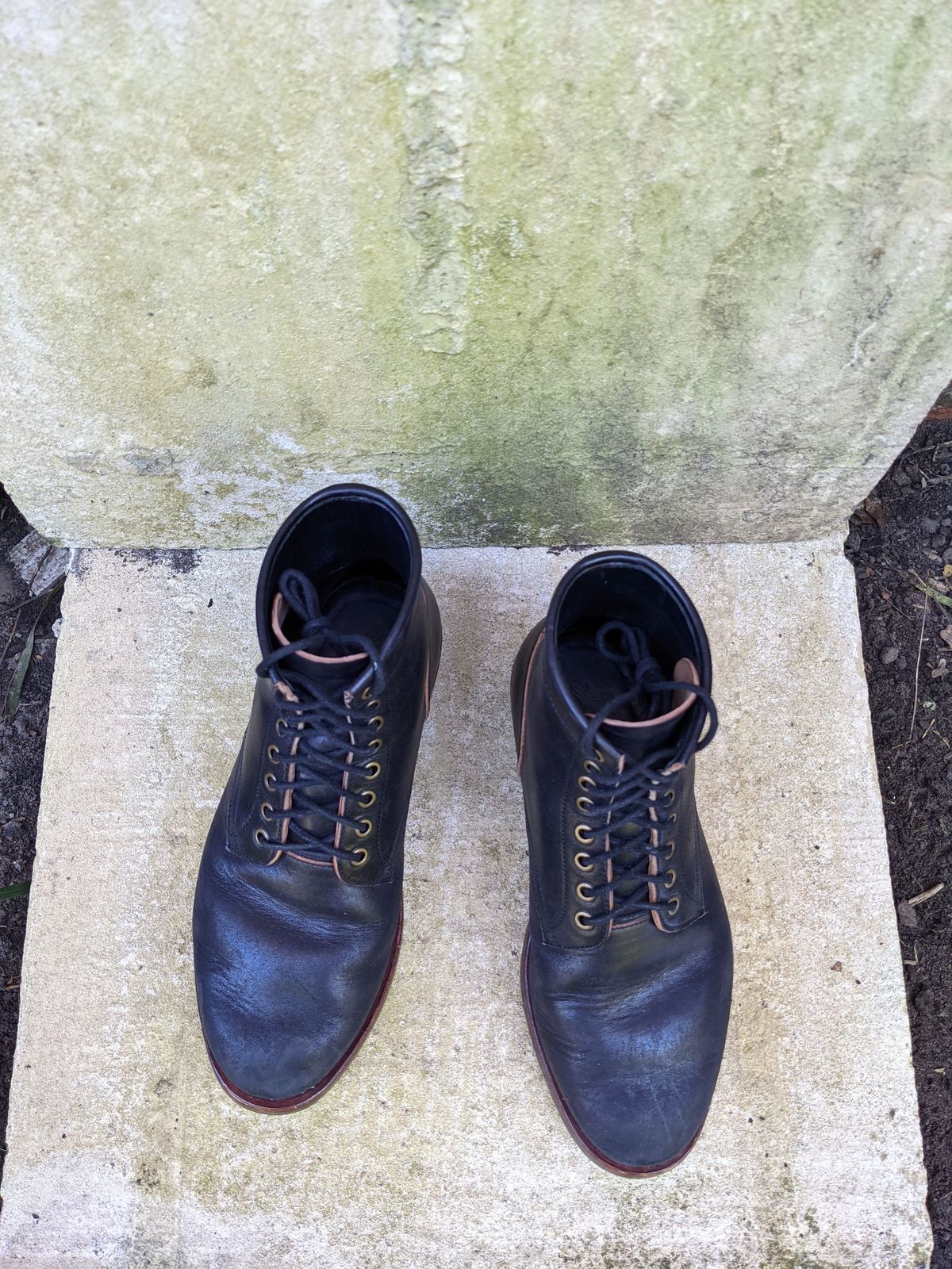 Photo by patinathunderdome on November 1, 2021 of the Benzein Kanon Boot in Maryam Black Horsehide.