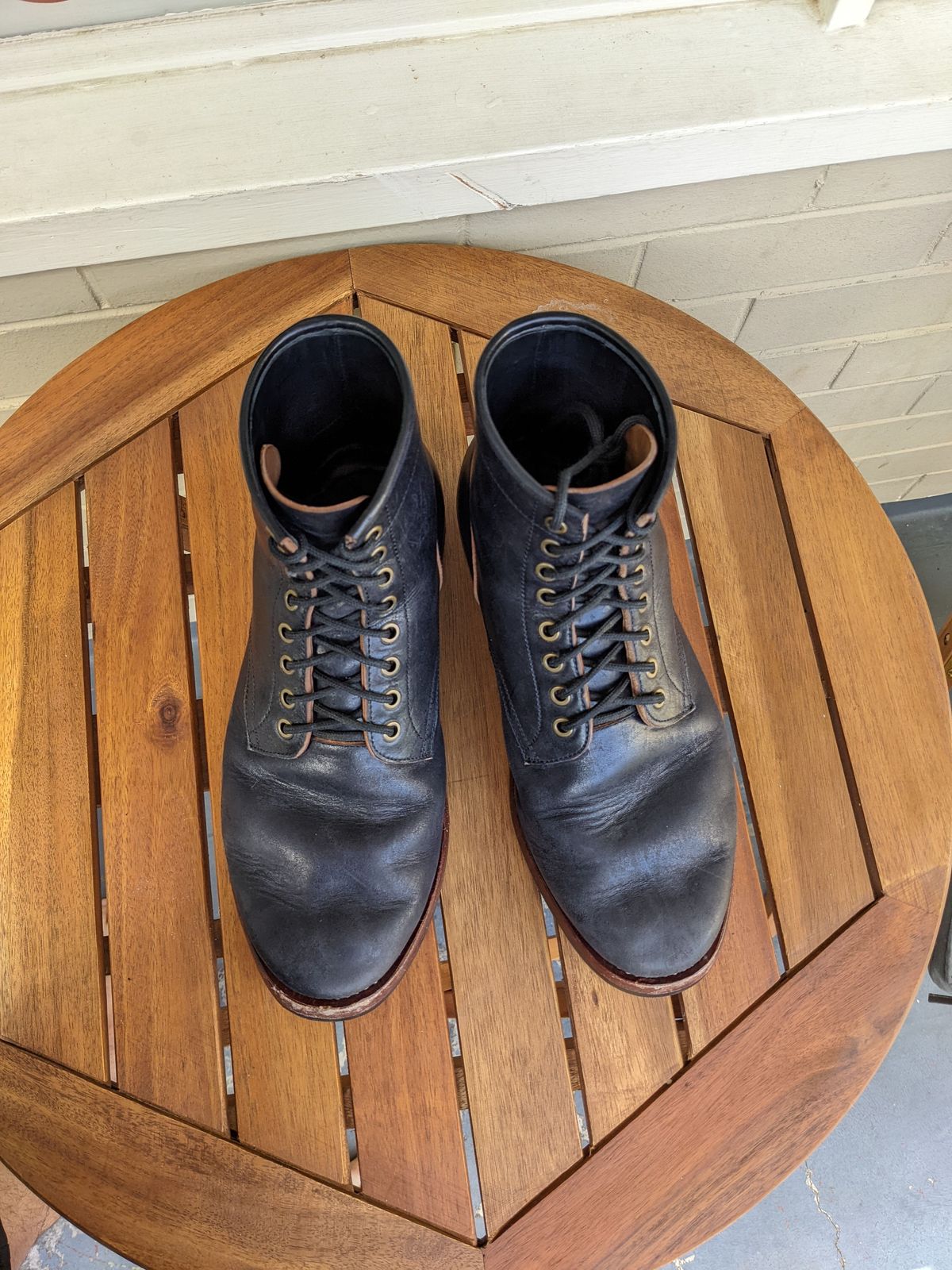 Photo by patinathunderdome on December 3, 2021 of the Benzein Kanon Boot in Maryam Black Horsehide.