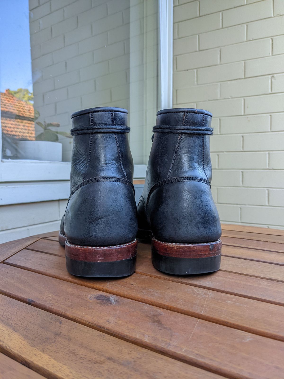 Photo by patinathunderdome on February 5, 2022 of the Benzein Kanon Boot in Maryam Black Horsehide.