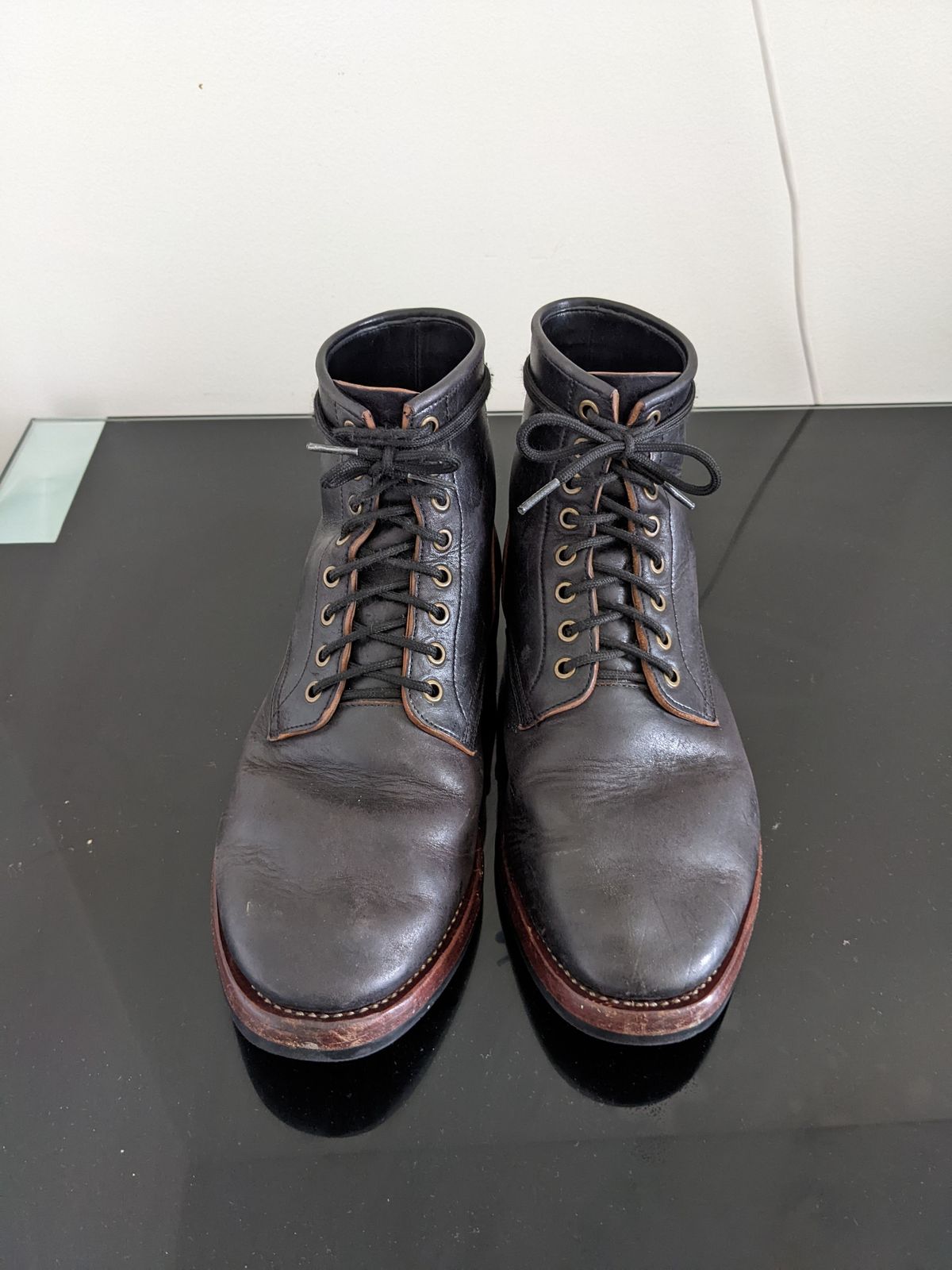 Photo by patinathunderdome on March 6, 2022 of the Benzein Kanon Boot in Maryam Black Horsehide.