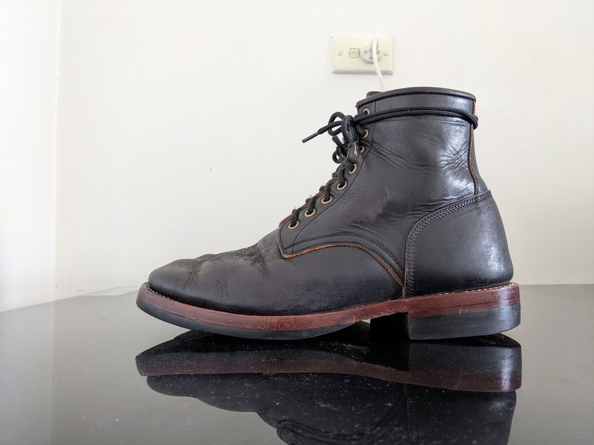 Photo by patinathunderdome on March 6, 2022 of the Benzein Kanon Boot in Maryam Black Horsehide.