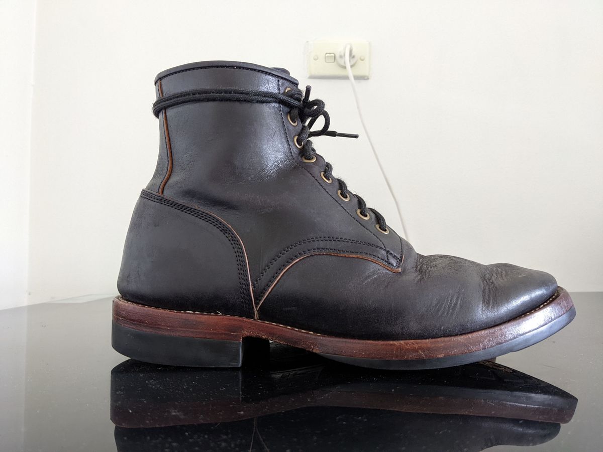 Photo by patinathunderdome on March 6, 2022 of the Benzein Kanon Boot in Maryam Black Horsehide.