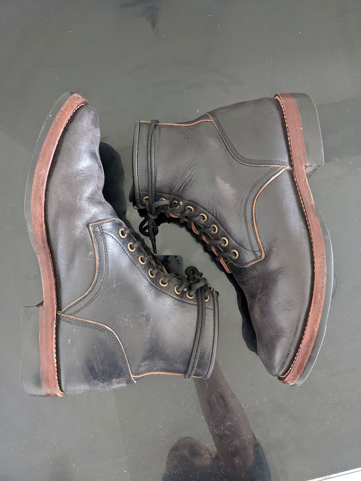 Photo by patinathunderdome on March 6, 2022 of the Benzein Kanon Boot in Maryam Black Horsehide.