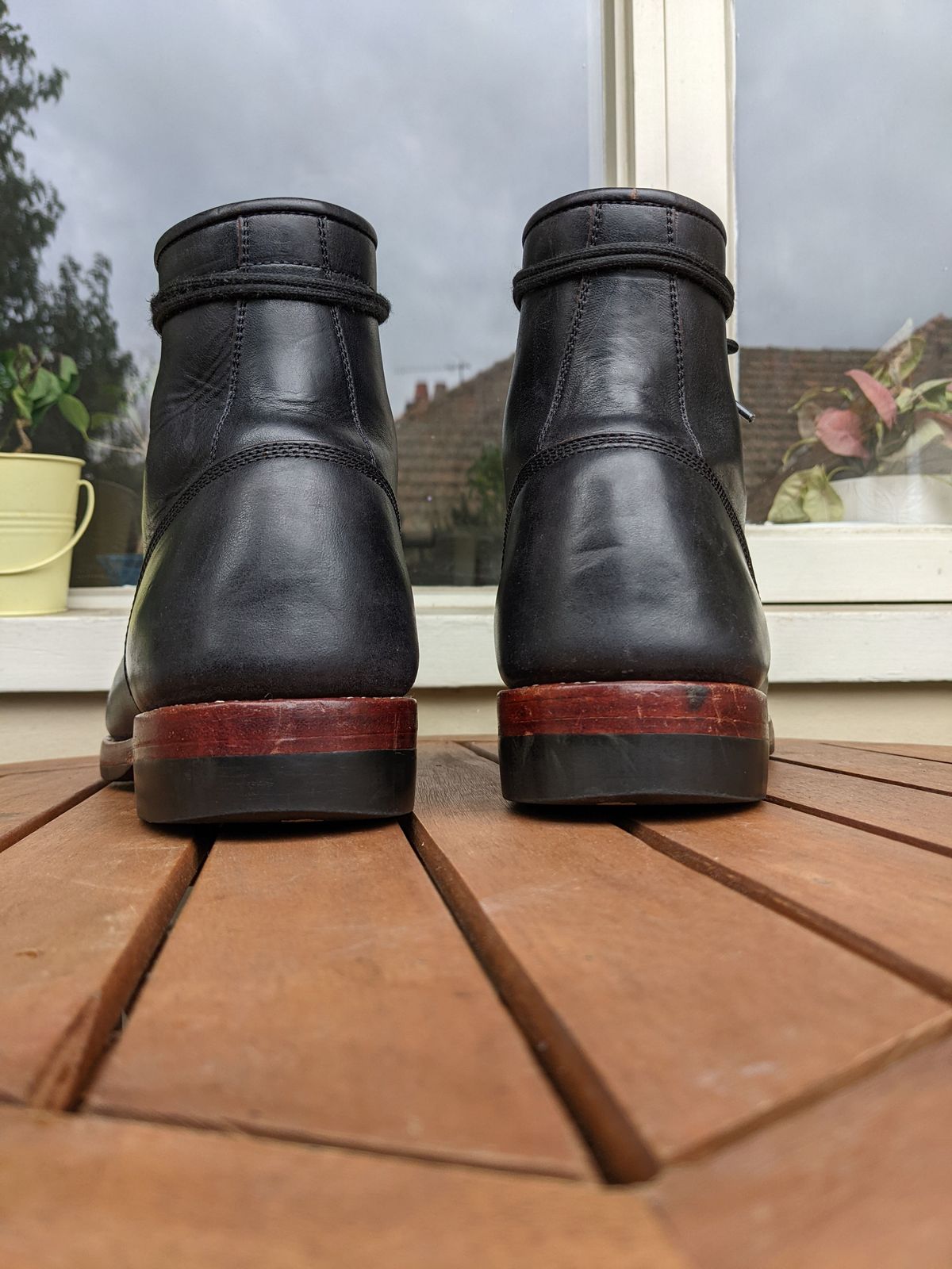 Photo by patinathunderdome on May 4, 2022 of the Benzein Kanon Boot in Maryam Black Horsehide.
