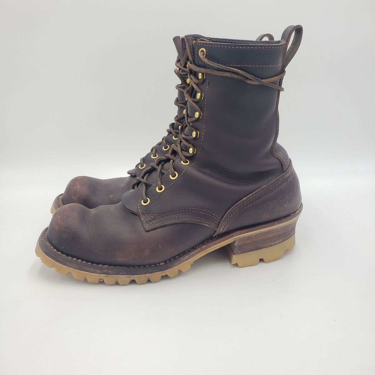 Photo by patinathunderdome on December 2, 2021 of the Nicks Urban Logger in Wickett & Craig Burgundy Oiled Latigo.
