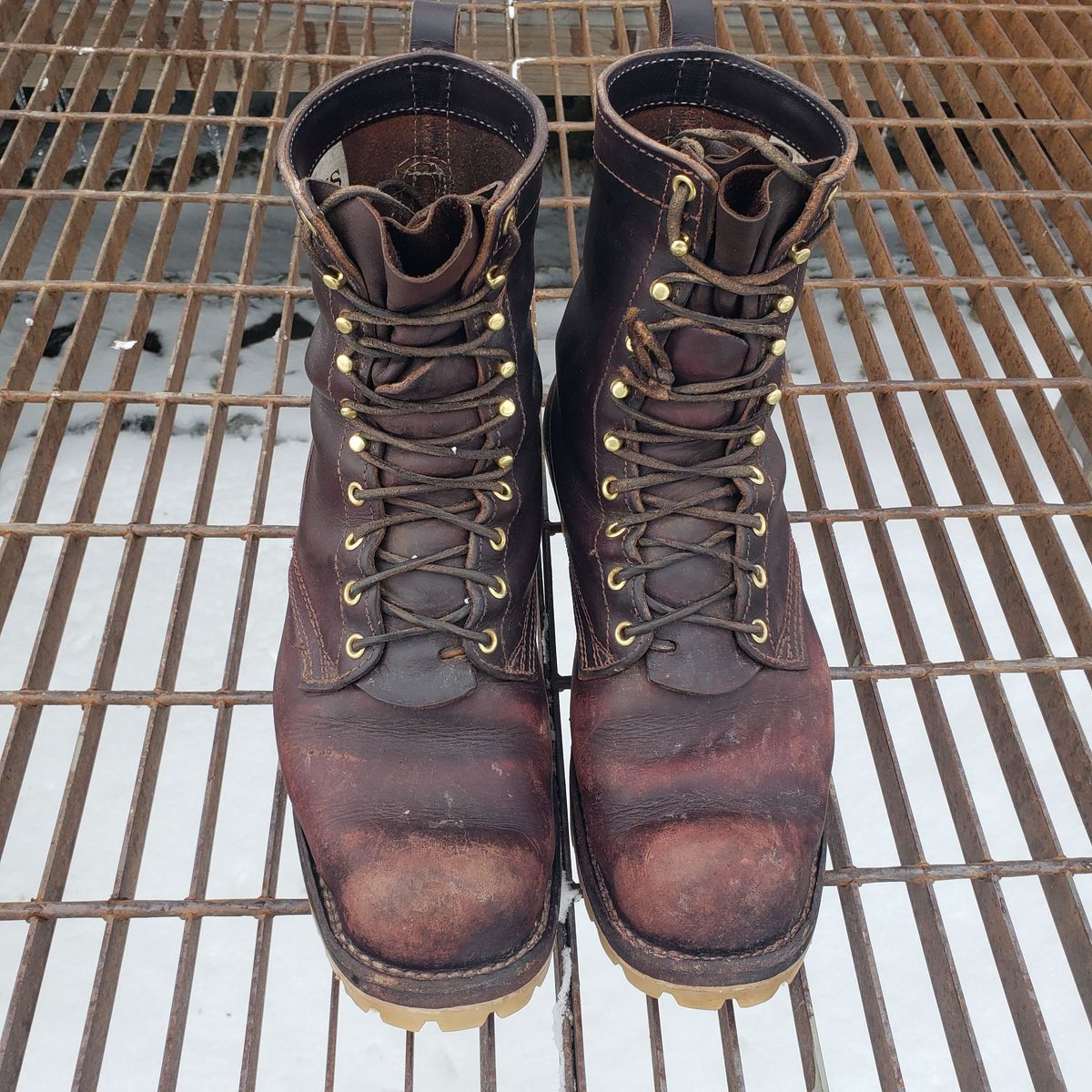 Photo by patinathunderdome on January 6, 2022 of the Nicks Urban Logger in Wickett & Craig Burgundy Oiled Latigo.