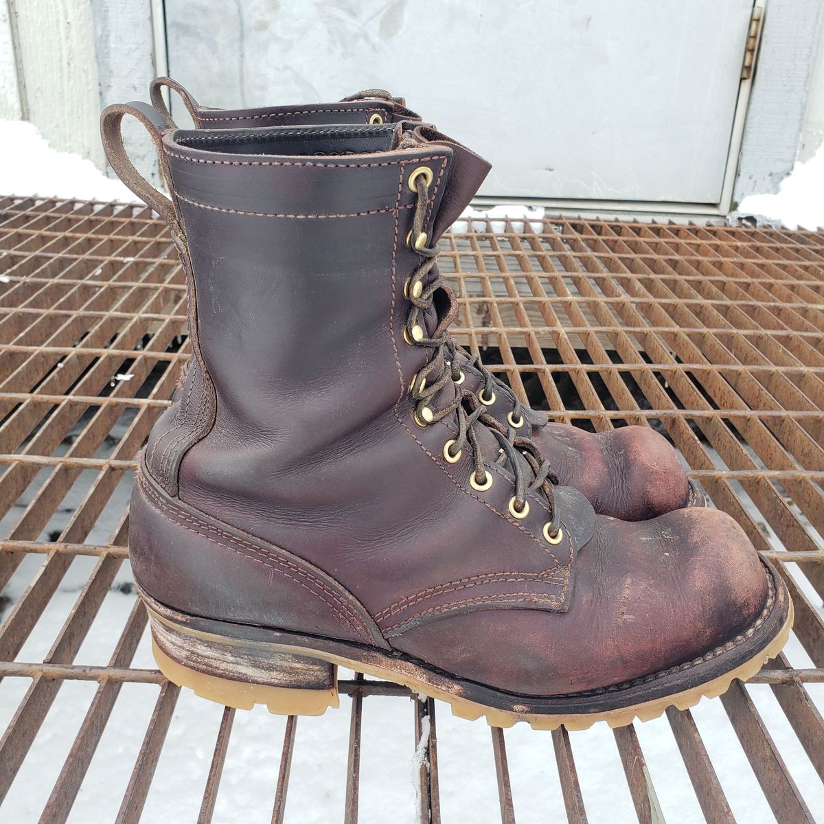 Photo by patinathunderdome on January 6, 2022 of the Nicks Urban Logger in Wickett & Craig Burgundy Oiled Latigo.