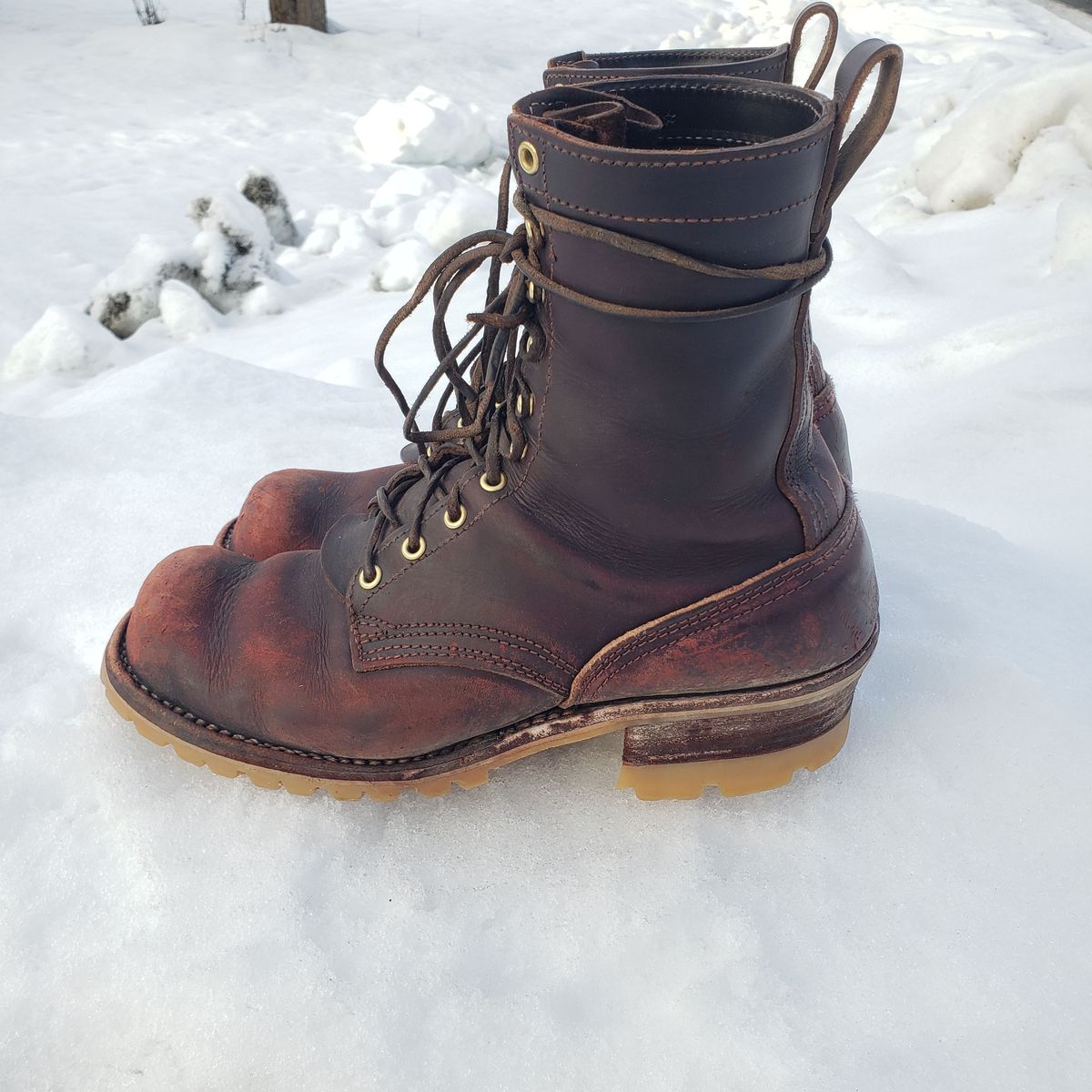Photo by patinathunderdome on February 5, 2022 of the Nicks Urban Logger in Wickett & Craig Burgundy Oiled Latigo.