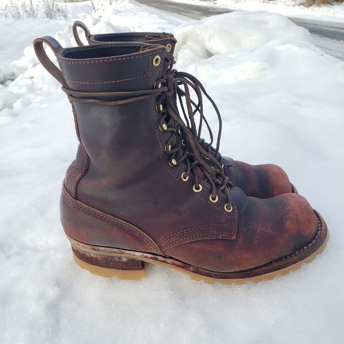 Photo by patinathunderdome on February 5, 2022 of the Nicks Urban Logger in Wickett & Craig Burgundy Oiled Latigo.