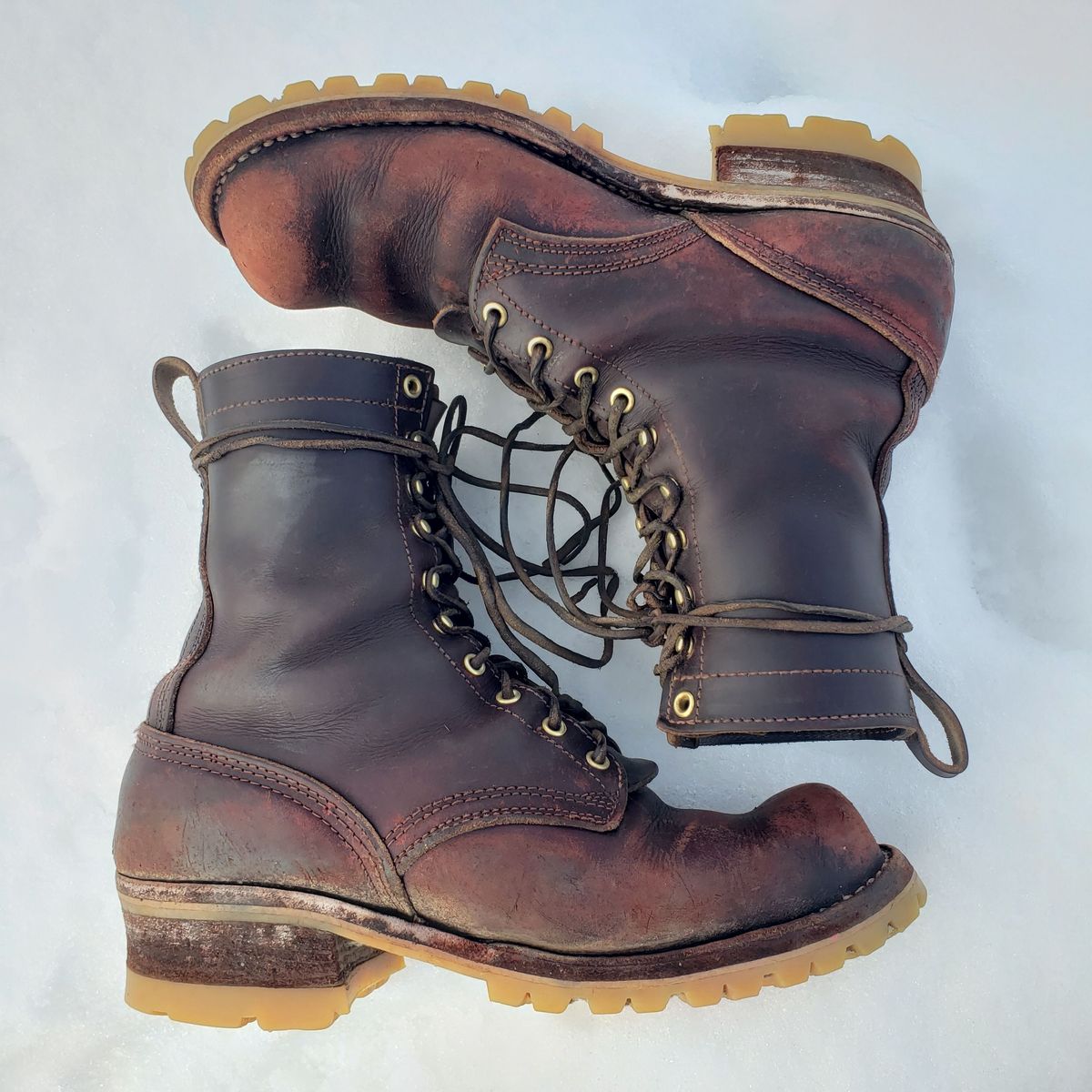 Photo by patinathunderdome on February 5, 2022 of the Nicks Urban Logger in Wickett & Craig Burgundy Oiled Latigo.