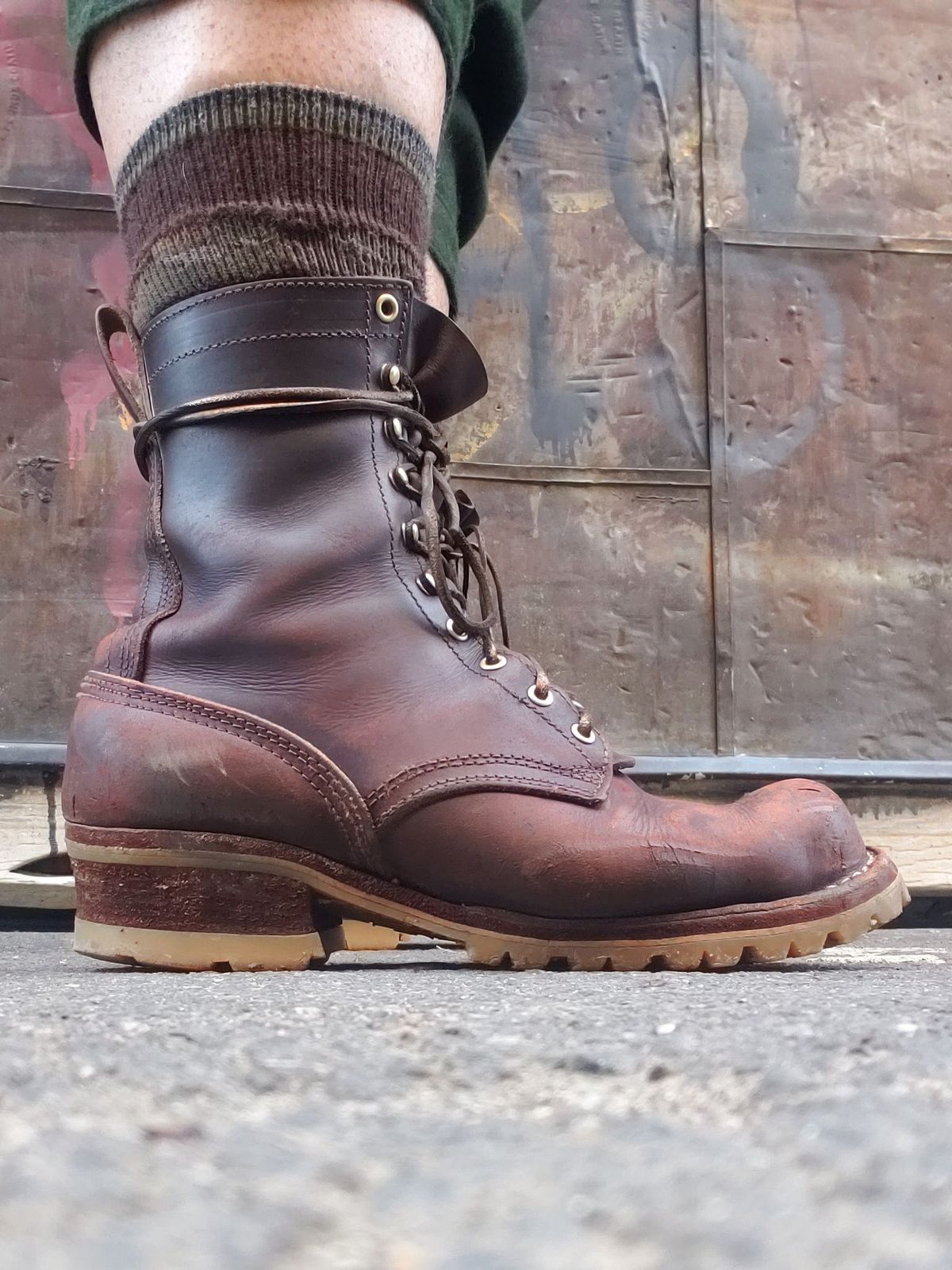 Photo by patinathunderdome on May 5, 2022 of the Nicks Urban Logger in Wickett & Craig Burgundy Oiled Latigo.