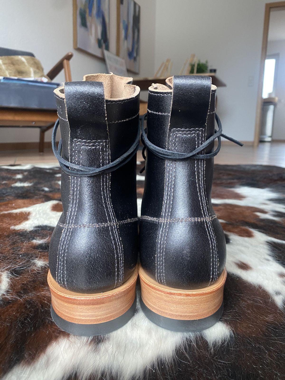 Photo by patinathunderdome on October 3, 2021 of the White's Semi-Dress in Horween Black Waxed Flesh.