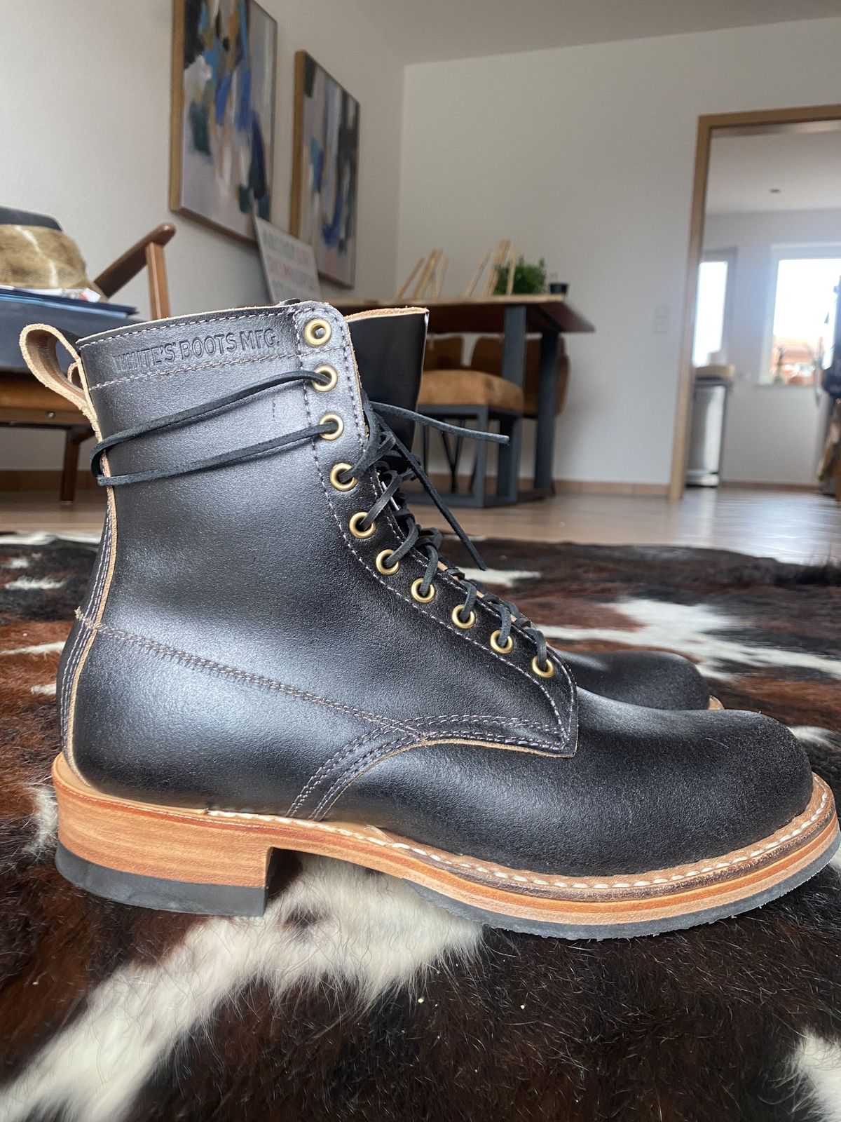 Photo by patinathunderdome on October 3, 2021 of the White's Semi-Dress in Horween Black Waxed Flesh.
