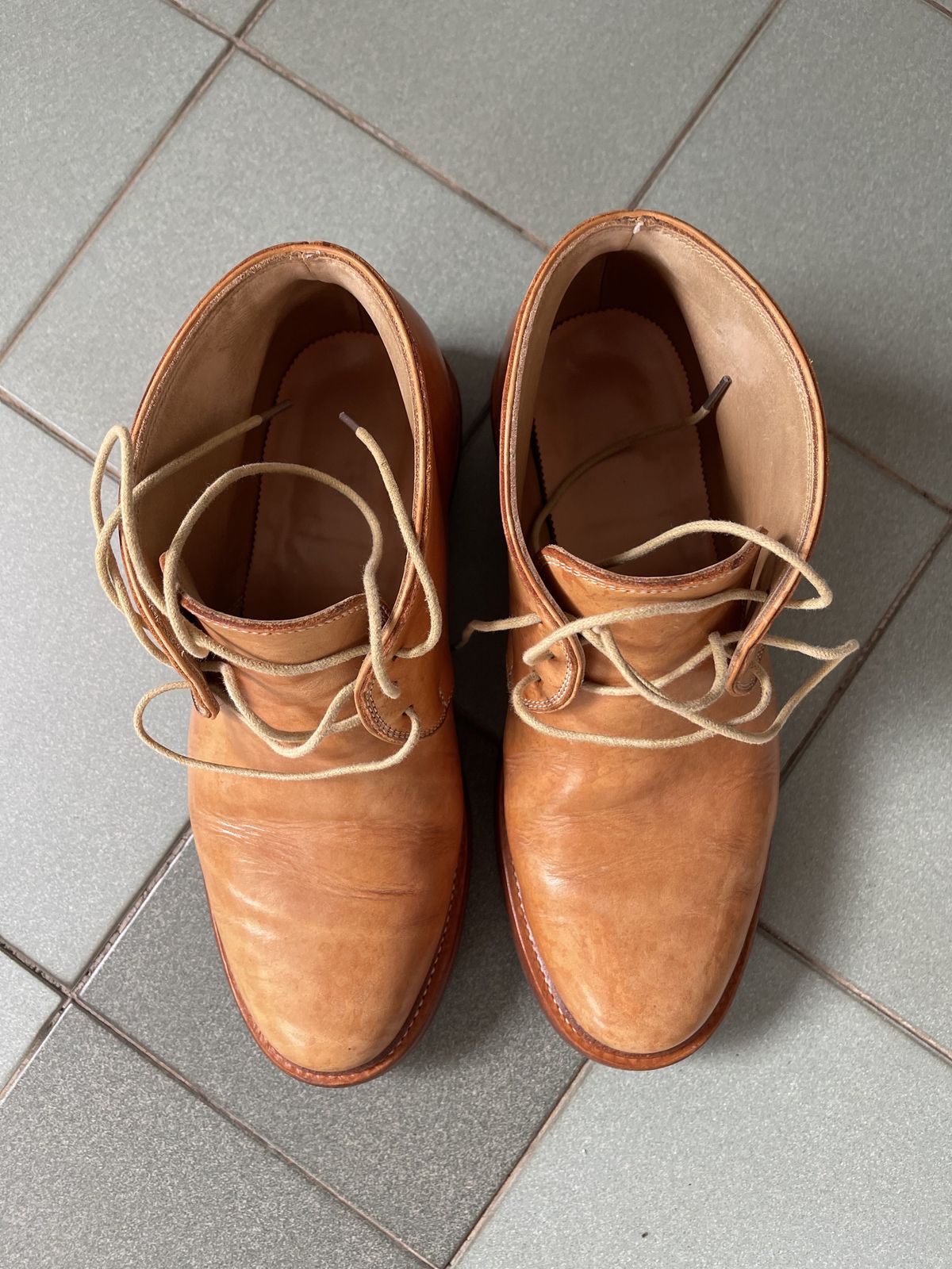 Photo by patinathunderdome on February 2, 2022 of the Flame Panda Chukkas in Tochigi Natural Cowhide.