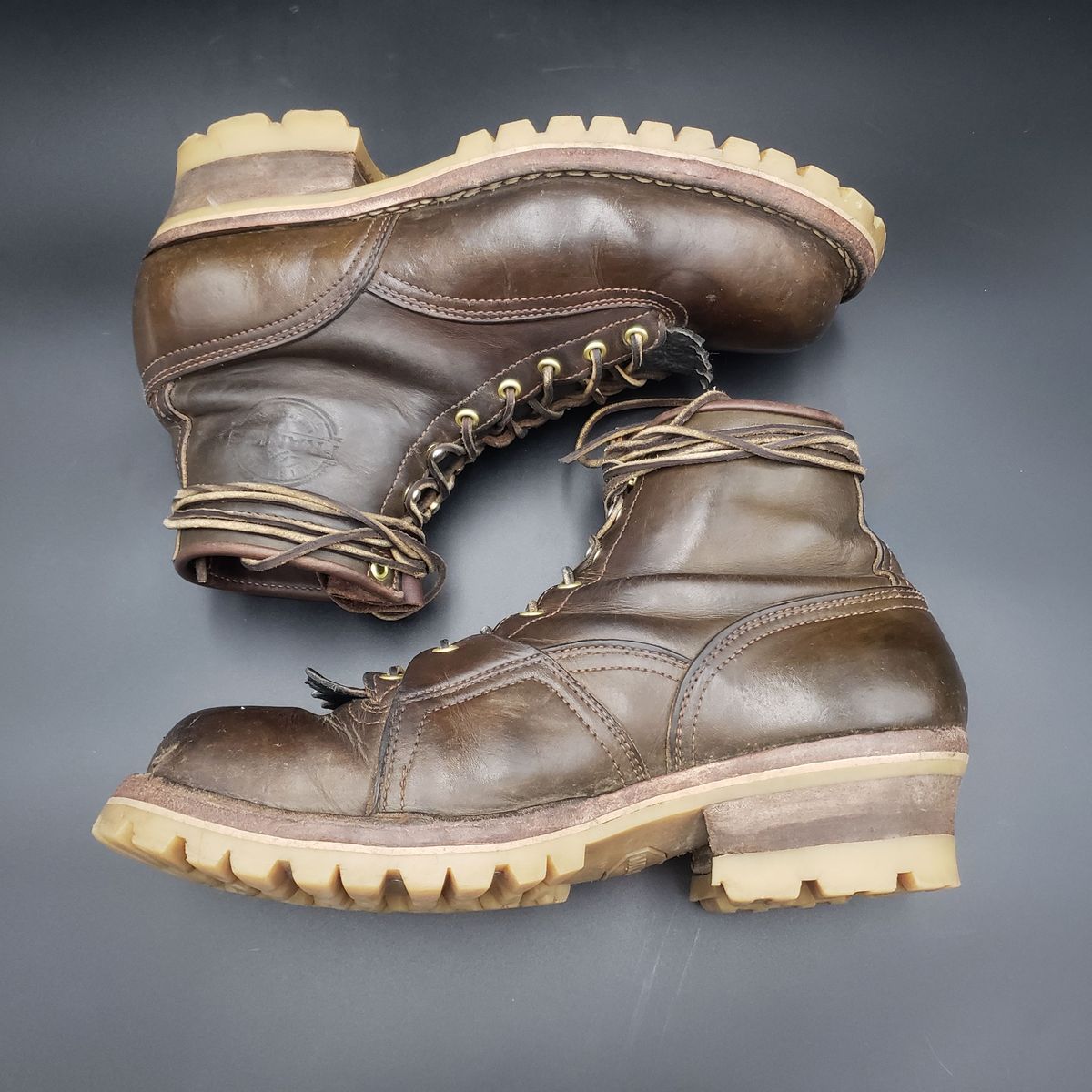 Photo by patinathunderdome on May 5, 2022 of the Frank's Boots Lace-To-Toe in Wickett & Craig Olive Traditional Harness.