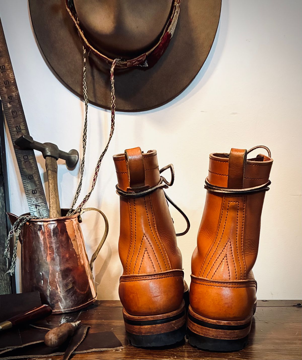 Photo by Stendhalic_Awl on October 1, 2025 of the Nicks Overlander in Wickett & Craig Tan English Bridle.