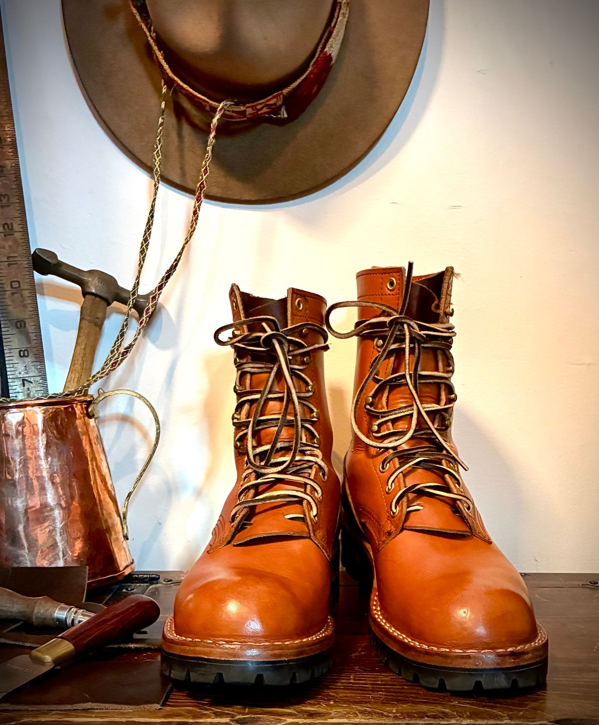 Photo by Stendhalic_Awl on October 1, 2025 of the Nicks Overlander in Wickett & Craig Tan English Bridle.