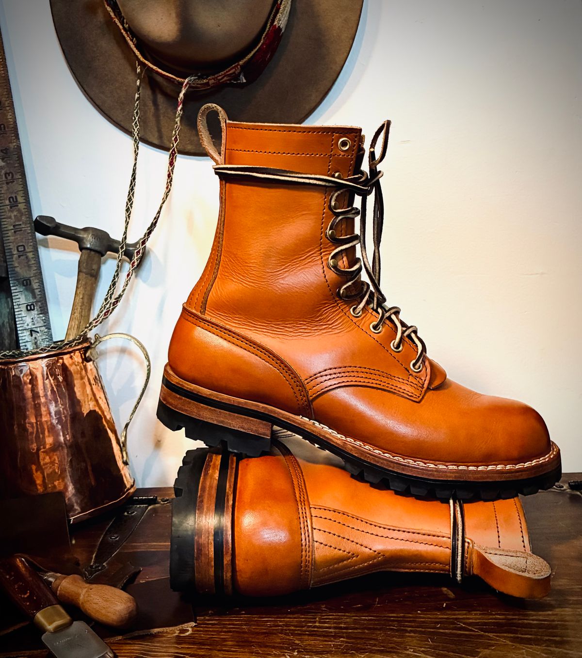 Photo by Stendhalic_Awl on October 1, 2025 of the Nicks Overlander in Wickett & Craig Tan English Bridle.