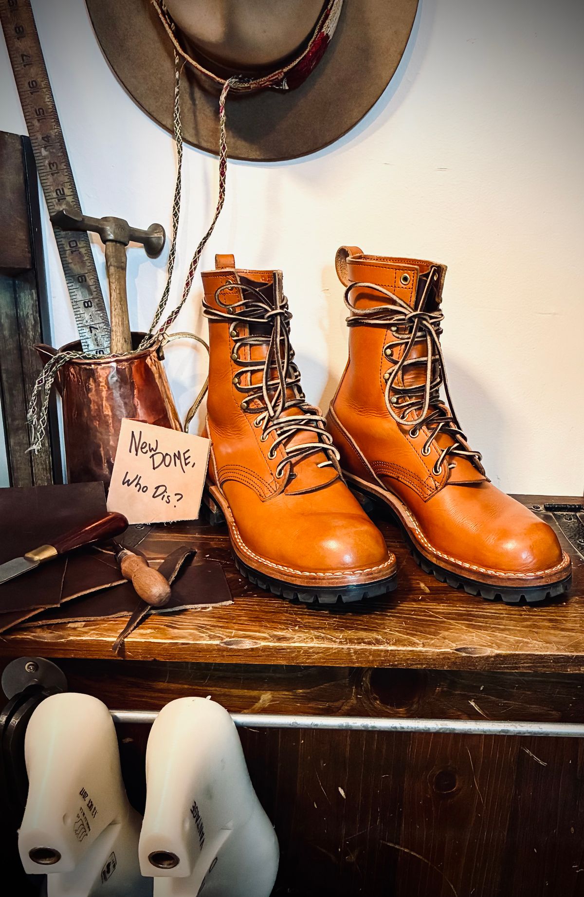 Photo by Stendhalic_Awl on October 1, 2025 of the Nicks Overlander in Wickett & Craig Tan English Bridle.