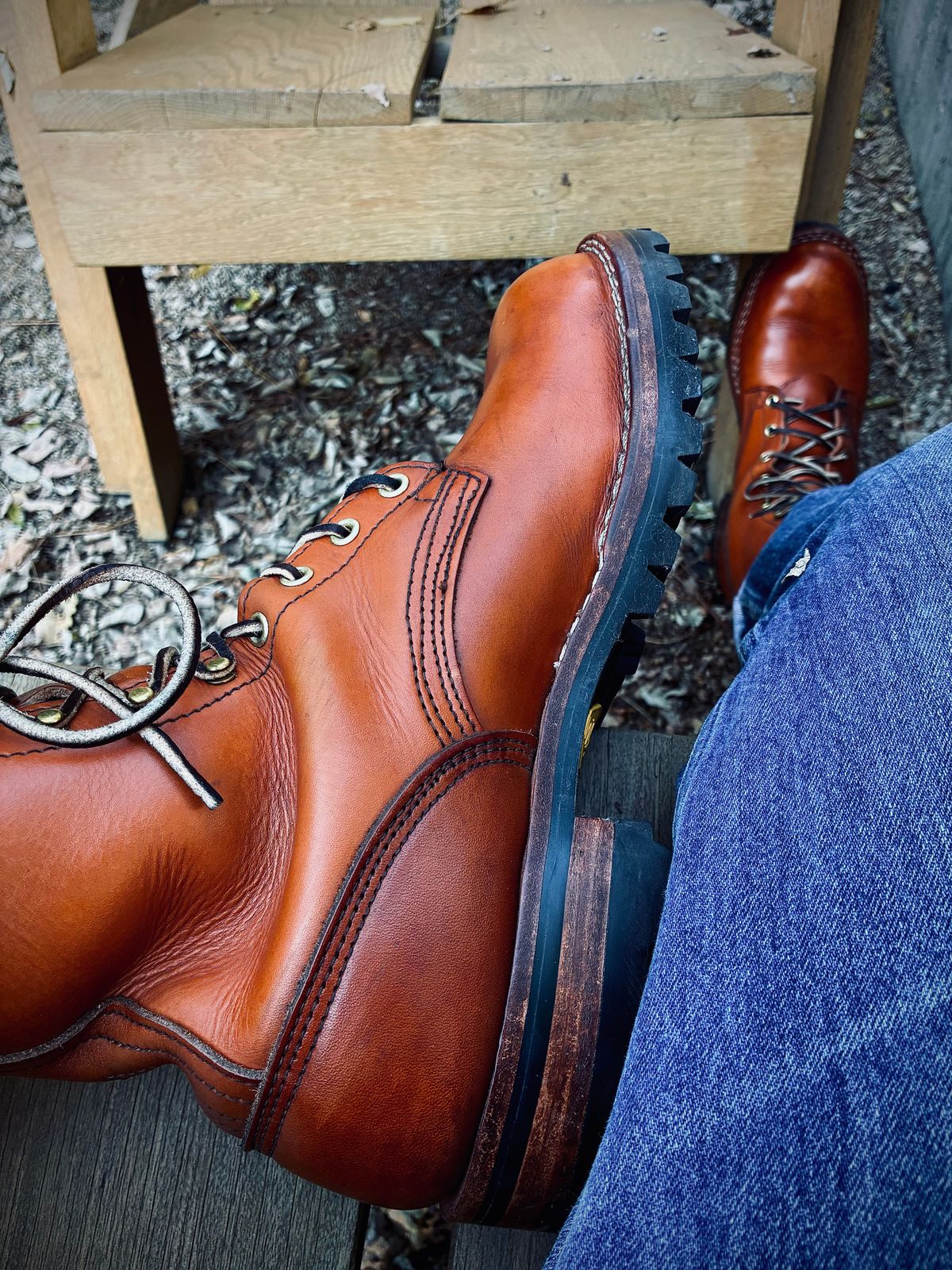 Photo by Stendhalic_Awl on October 11, 2025 of the Nicks Overlander in Wickett & Craig Tan English Bridle.