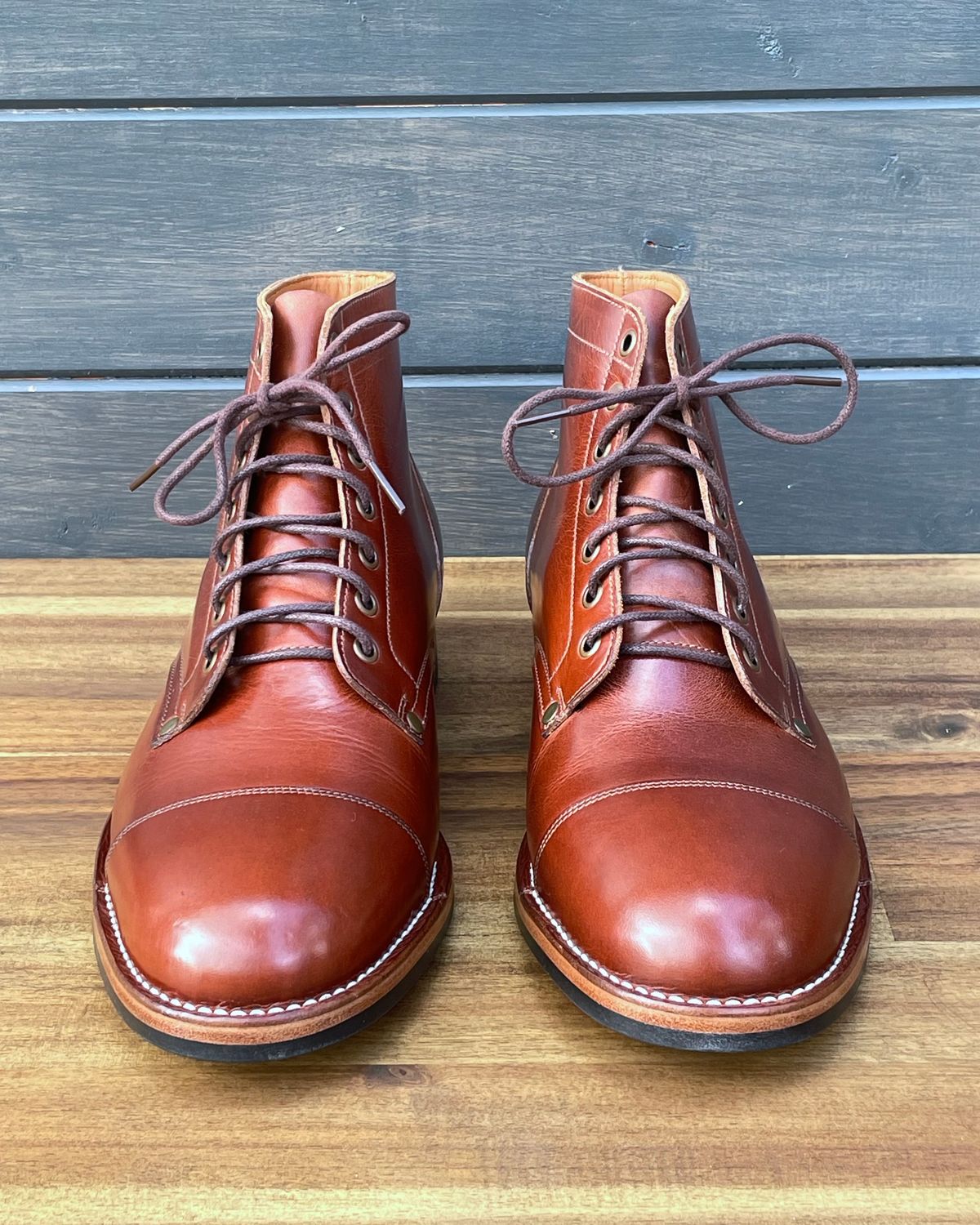 Photo by erlaiz on October 1, 2023 of the Midas Service Boot in Indonesian Medium Brown Pull Up.