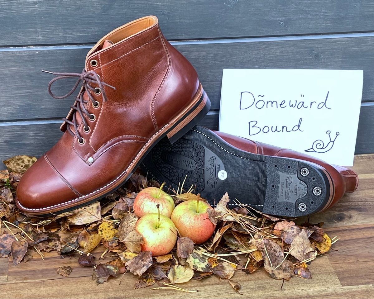 Photo by erlaiz on October 1, 2023 of the Midas Service Boot in Indonesian Medium Brown Pull Up.