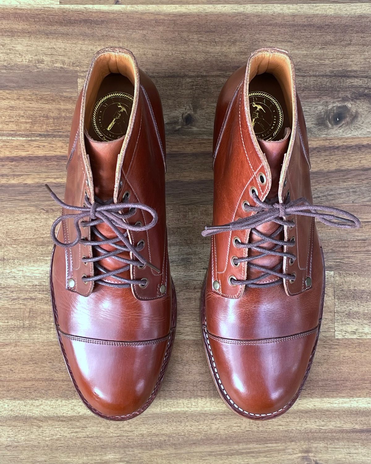 Photo by erlaiz on October 1, 2023 of the Midas Service Boot in Indonesian Medium Brown Pull Up.