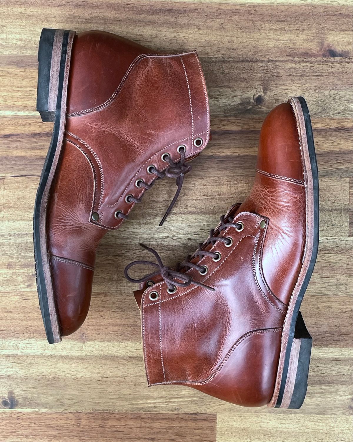 Photo by erlaiz on November 3, 2023 of the Midas Service Boot in Indonesian Medium Brown Pull Up.