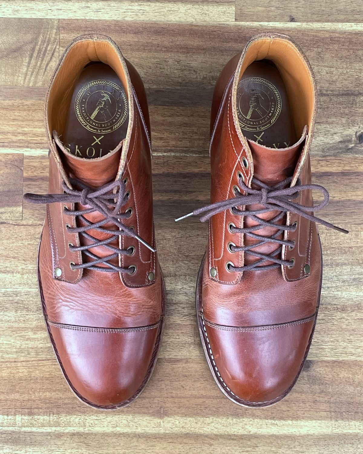 Photo by erlaiz on November 3, 2023 of the Midas Service Boot in Indonesian Medium Brown Pull Up.