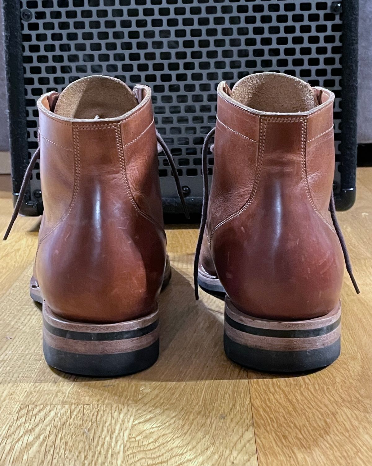 Photo by erlaiz on December 5, 2023 of the Midas Service Boot in Indonesian Medium Brown Pull Up.