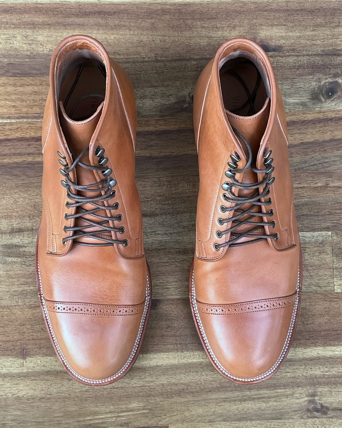 Photo by erlaiz on November 3, 2023 of the Viberg Service Boot in Maryam Bruciato TPR Horsebutt.