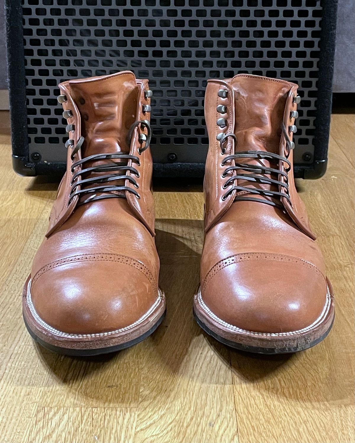 Photo by erlaiz on December 5, 2023 of the Viberg Service Boot in Maryam Bruciato TPR Horsebutt.