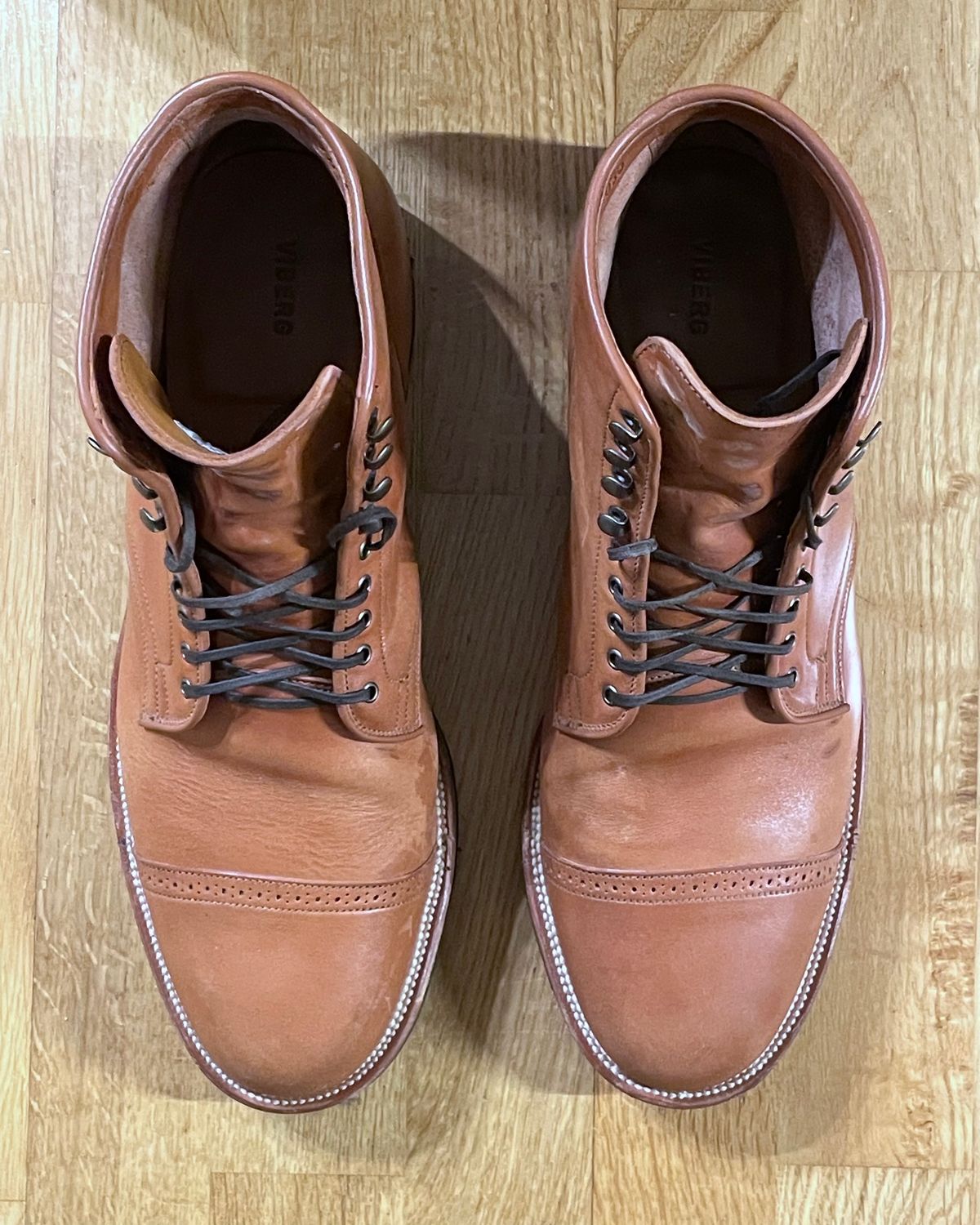 Photo by erlaiz on December 5, 2023 of the Viberg Service Boot in Maryam Bruciato TPR Horsebutt.