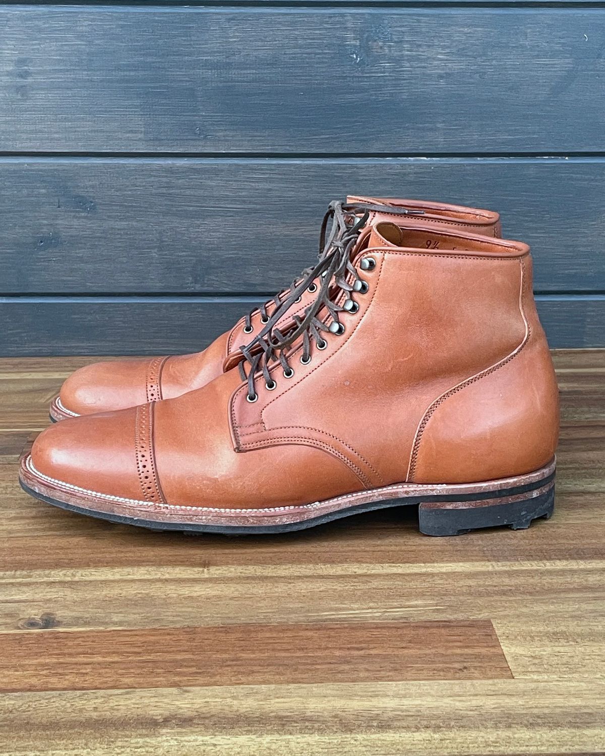Photo by erlaiz on January 4, 2024 of the Viberg Service Boot in Maryam Bruciato TPR Horsebutt.