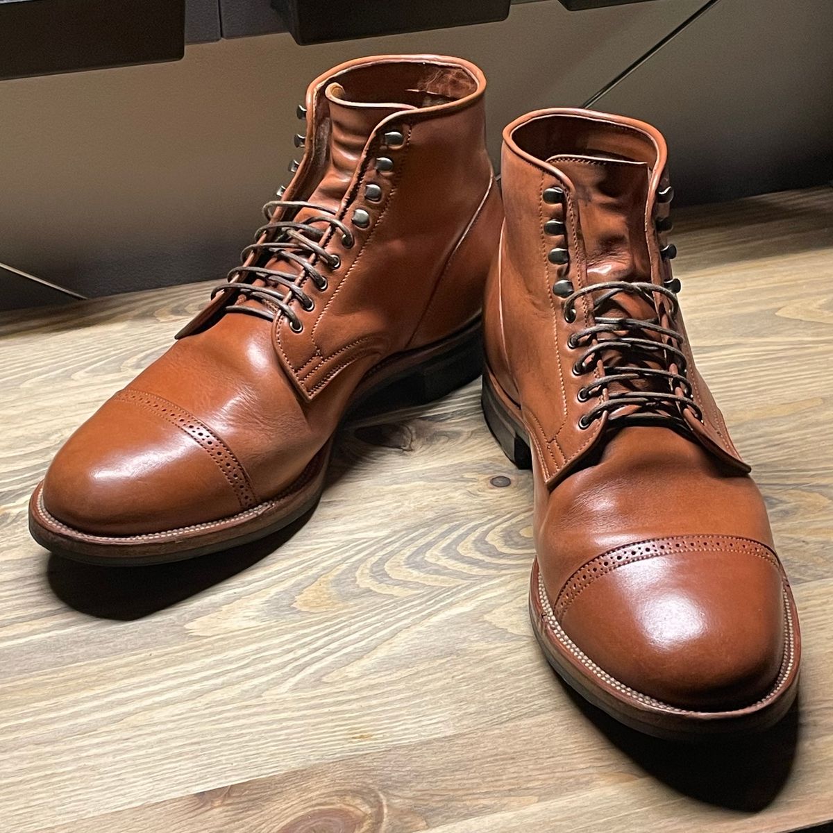 Photo by erlaiz on April 5, 2024 of the Viberg Service Boot in Maryam Bruciato TPR Horsebutt.